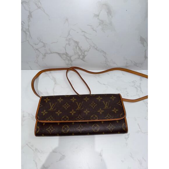 Louis Vuitton Crossbody Bag - Picture 2 of 7